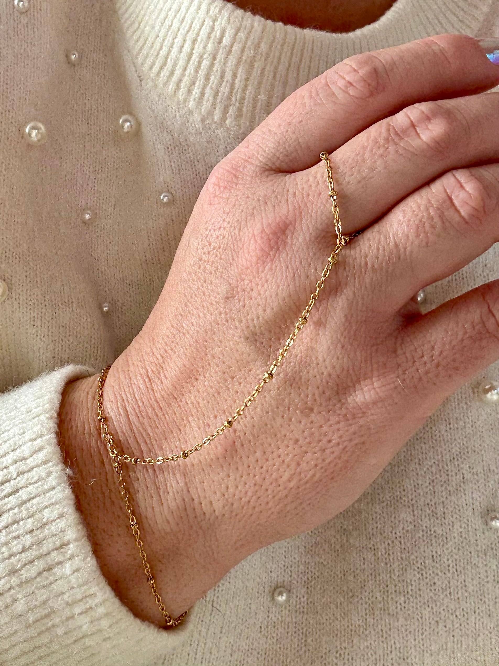 Hand Chain Anai